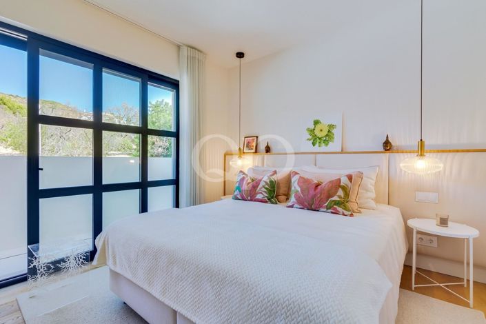 Image No.26-4 Bed House for sale