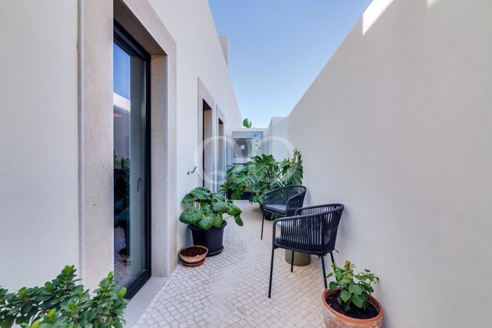 Image No.35-4 Bed House for sale