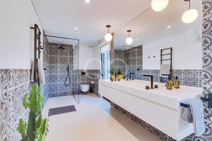 Image No.9-4 Bed House for sale