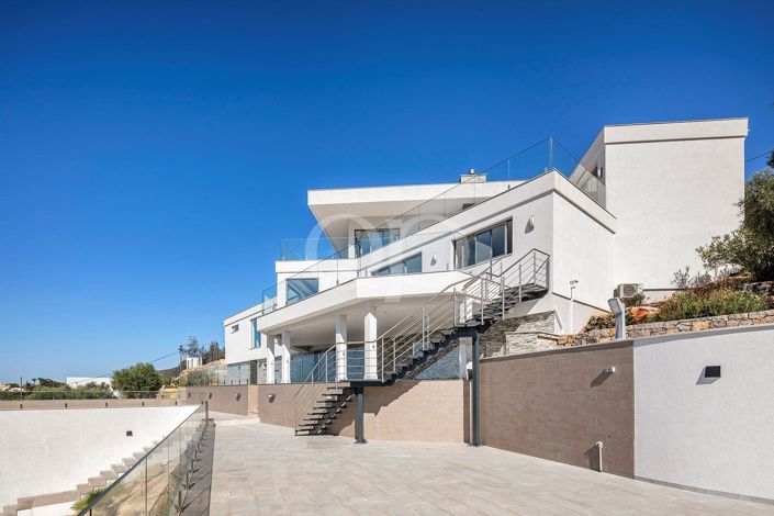 Image No.16-4 Bed House for sale