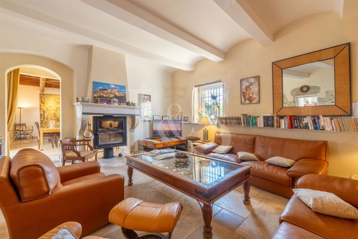 Image No.10-7 Bed House for sale