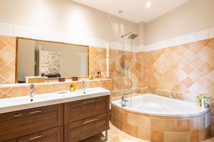 Image No.13-7 Bed House for sale