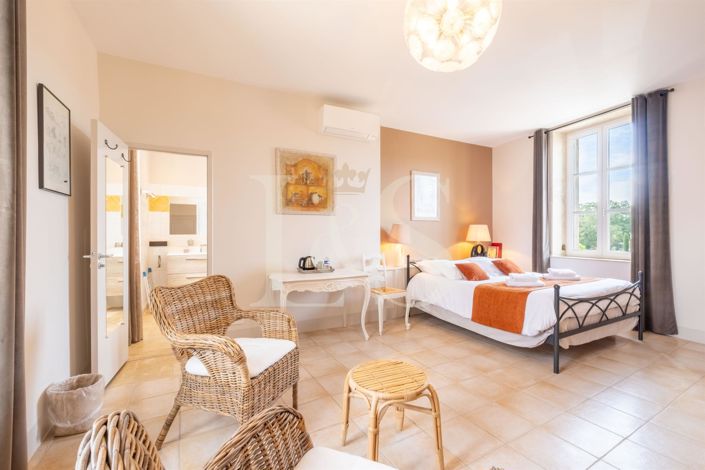 Image No.15-7 Bed House for sale