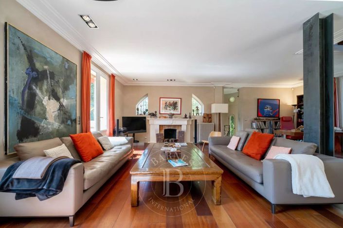 Image No.12-4 Bed House for sale