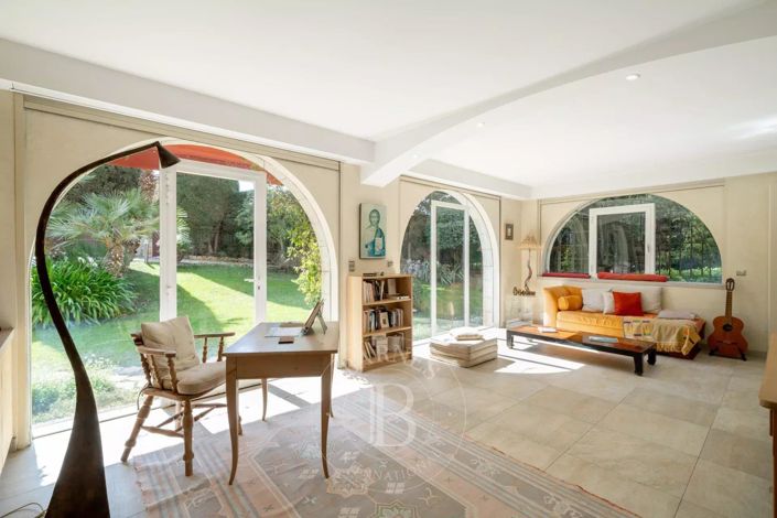 Image No.14-4 Bed House for sale