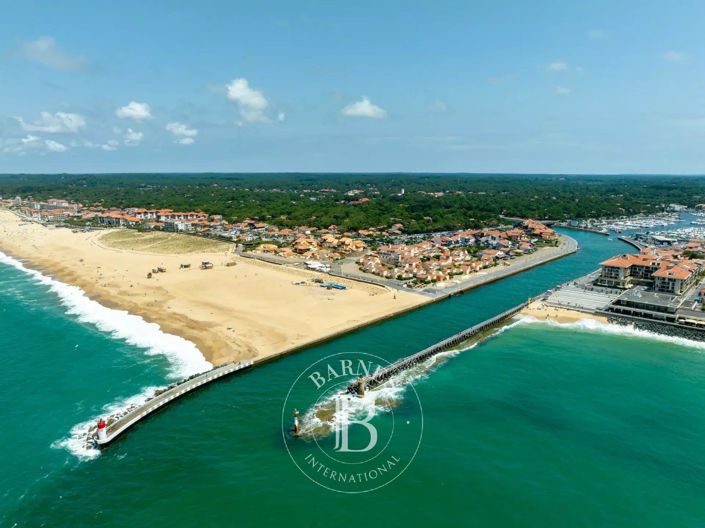 Image No.15-4 Bed House for sale