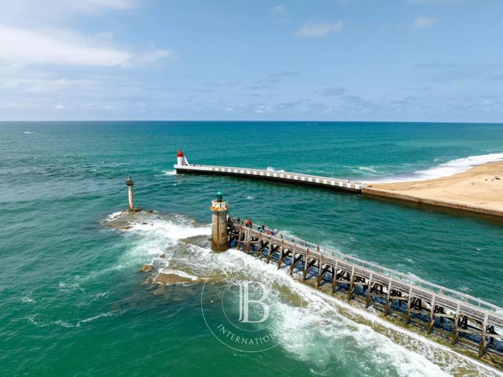 Image No.16-4 Bed House for sale