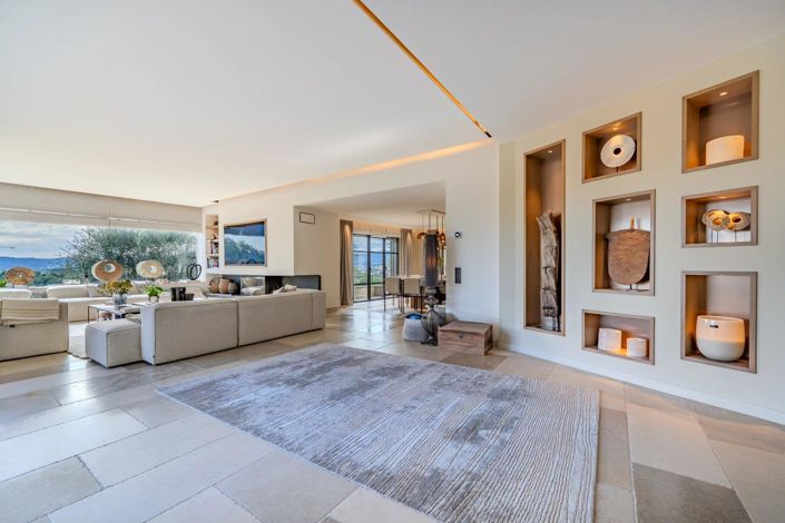 Image No.11-5 Bed House for sale