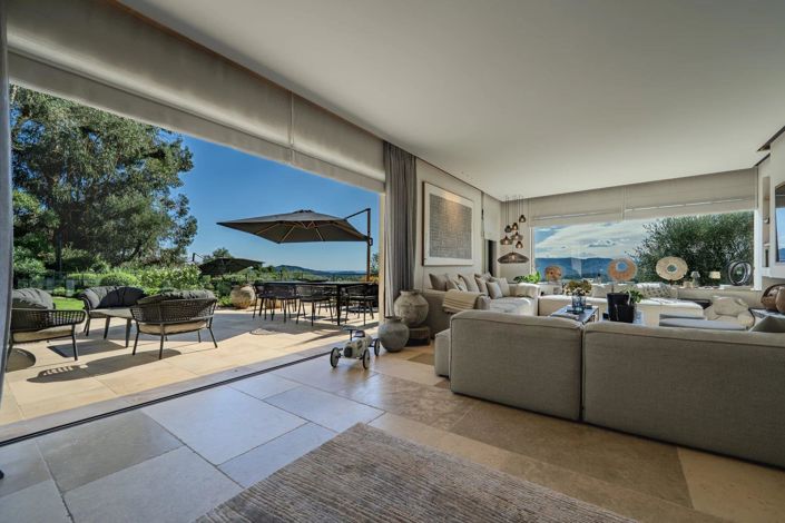 Image No.7-5 Bed House for sale