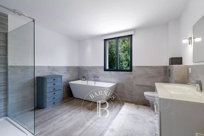 Image No.11-4 Bed House for sale