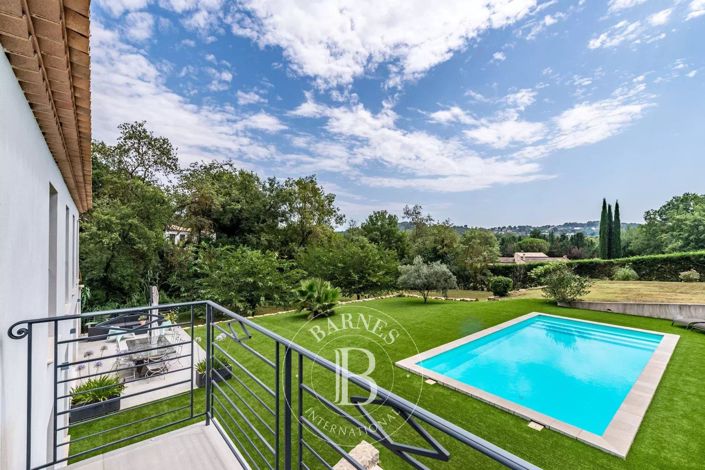 Image No.12-4 Bed House for sale