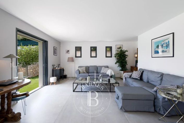 Image No.4-4 Bed House for sale