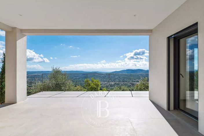 Image No.12-4 Bed House for sale