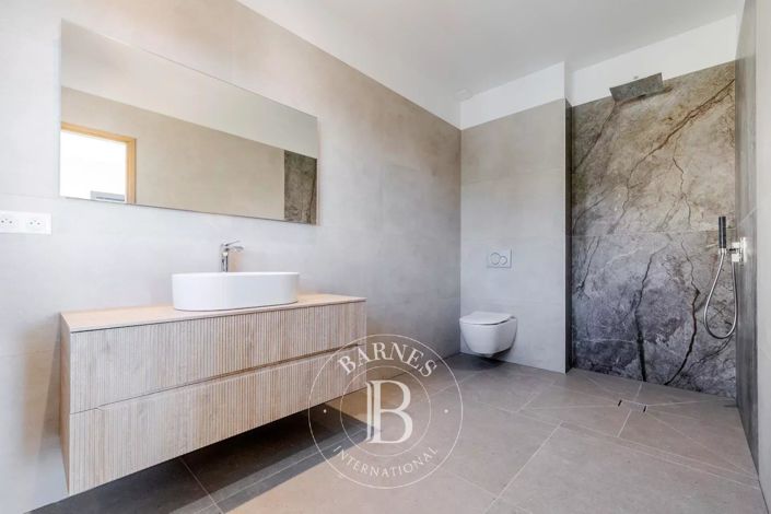 Image No.21-4 Bed House for sale