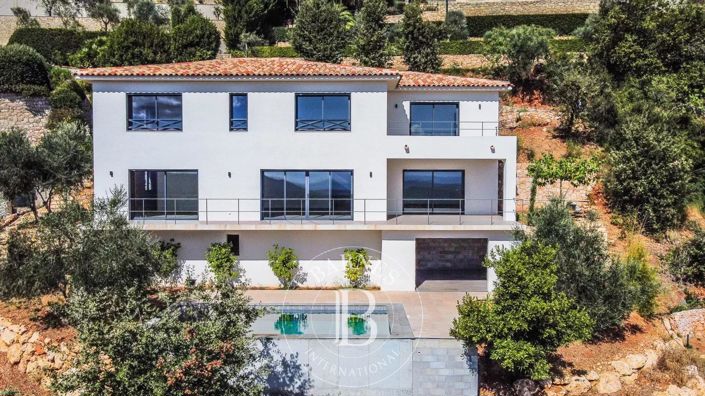 Image No.26-4 Bed House for sale