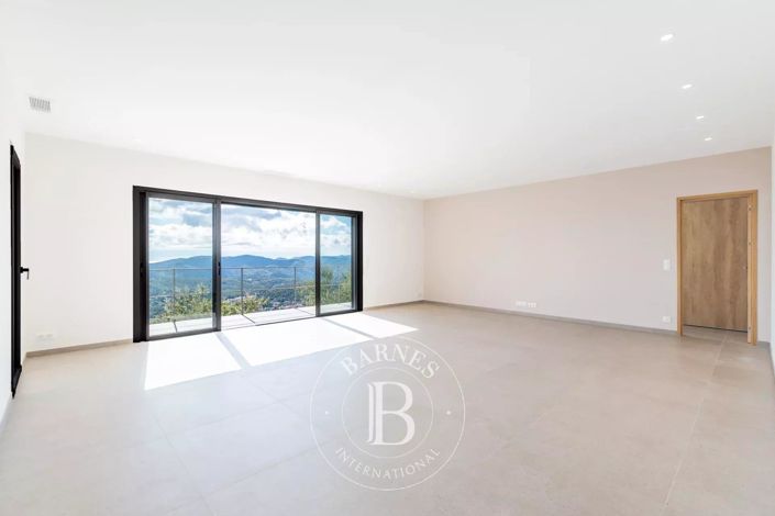 Image No.7-4 Bed House for sale