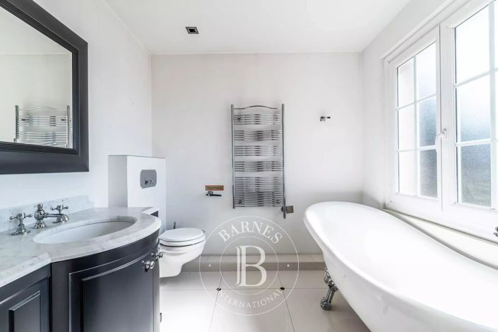 Image No.13-4 Bed House for sale