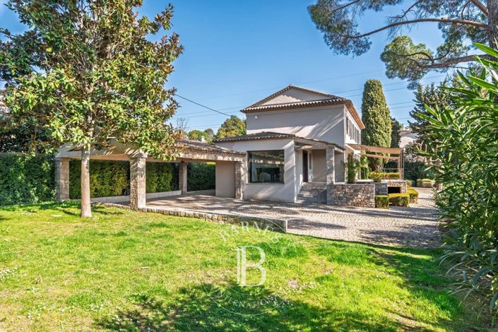 Image No.14-4 Bed House for sale