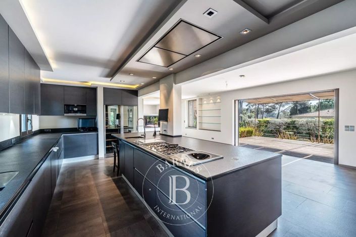 Image No.5-4 Bed House for sale