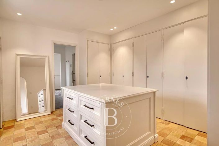 Image No.13-5 Bed House for sale