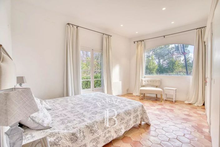 Image No.14-5 Bed House for sale