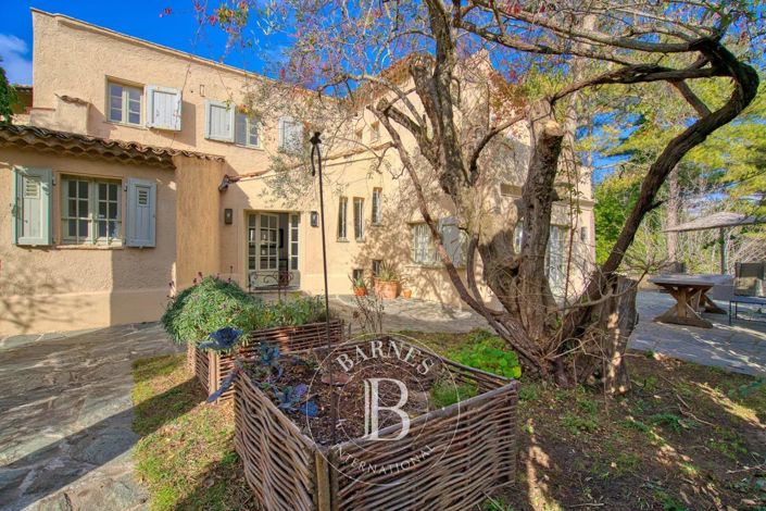 Image No.5-5 Bed House for sale