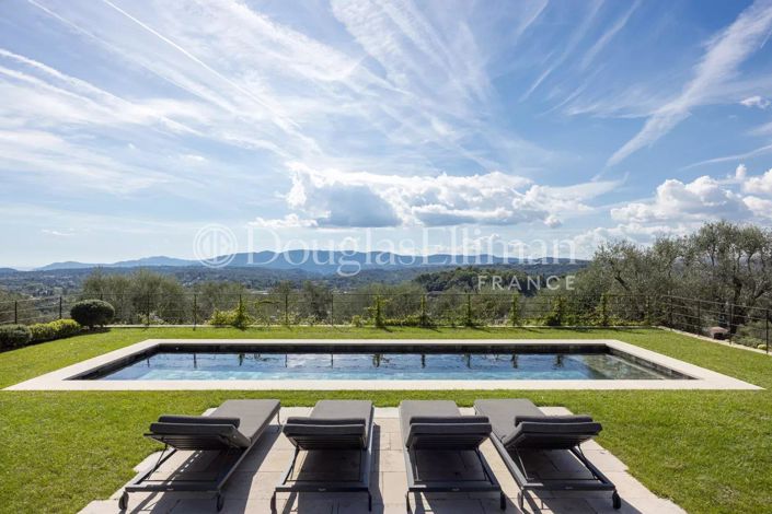 Image No.2-5 Bed House for sale