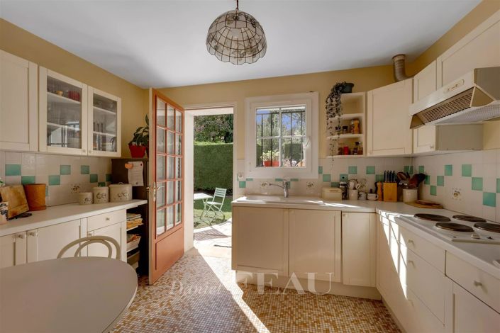 Image No.5-4 Bed House for sale