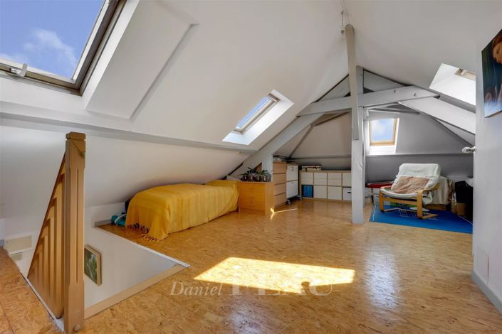 Image No.6-4 Bed House for sale