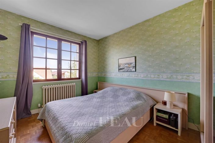 Image No.8-4 Bed House for sale