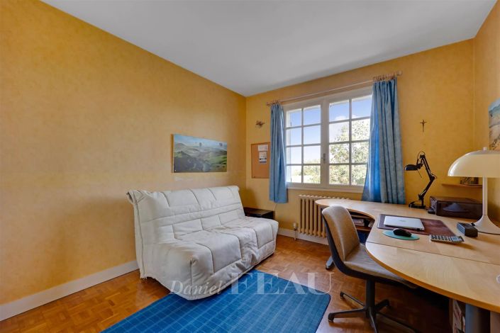 Image No.9-4 Bed House for sale