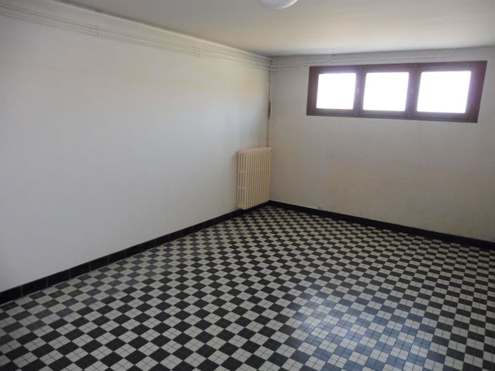 Image No.11-3 Bed House for sale