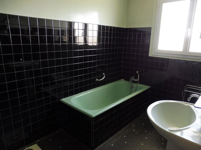 Image No.18-3 Bed House for sale