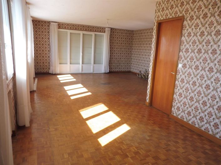 Image No.20-3 Bed House for sale