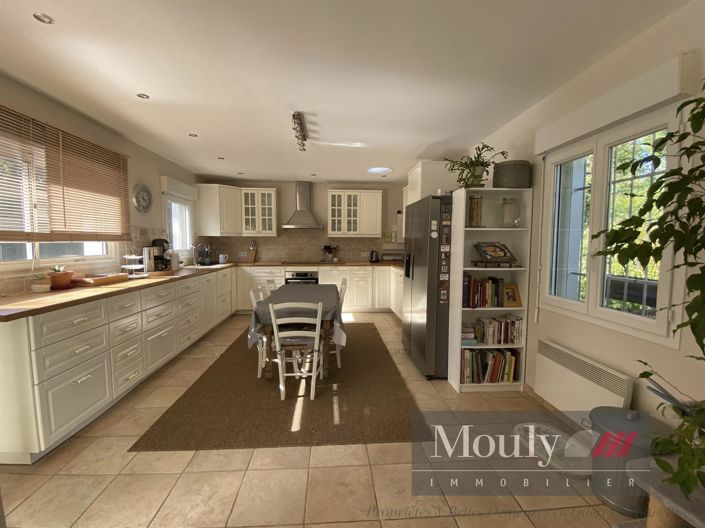 Image No.10-3 Bed House for sale