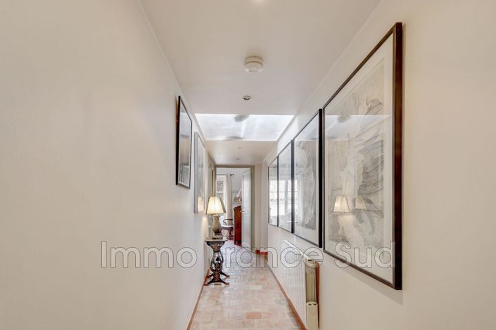 Image No.7-5 Bed House for sale