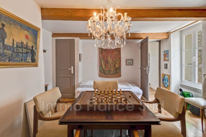 Image No.8-5 Bed House for sale