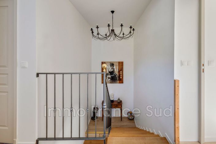 Image No.19-7 Bed House for sale