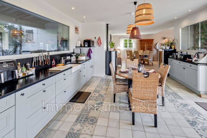 Image No.4-7 Bed House for sale