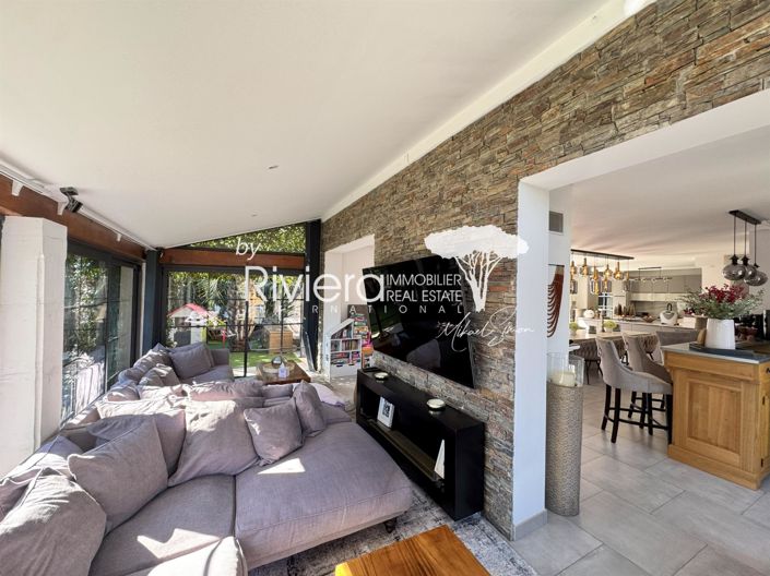 Image No.12-4 Bed House for sale