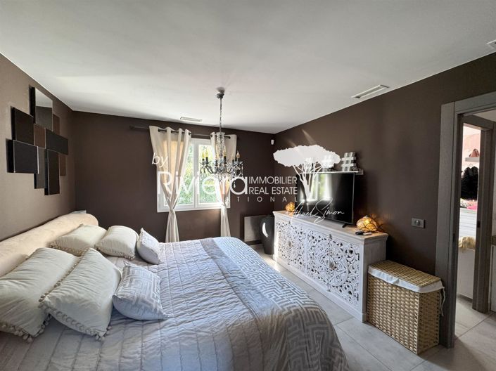 Image No.14-4 Bed House for sale