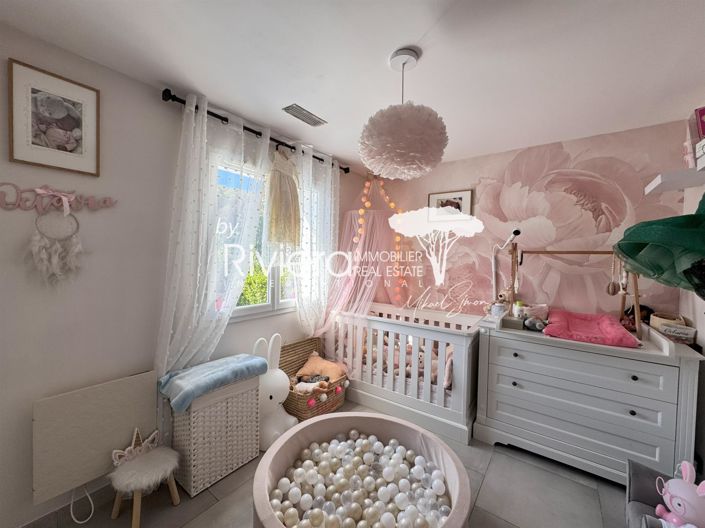 Image No.17-4 Bed House for sale