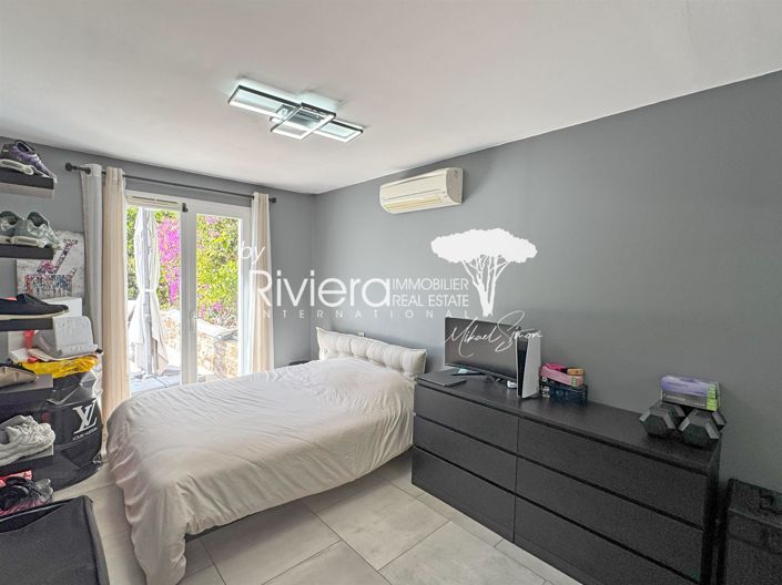 Image No.18-4 Bed House for sale