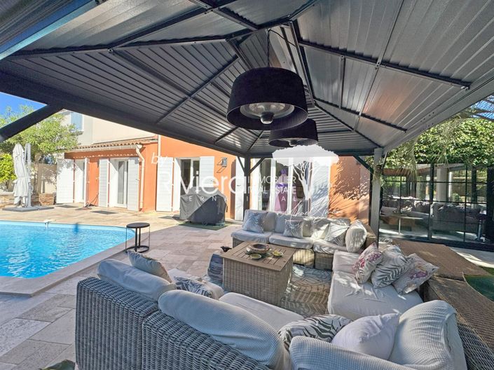 Image No.2-4 Bed House for sale