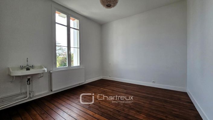 Image No.12-2 Bed House for sale