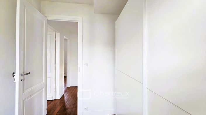 Image No.17-2 Bed House for sale