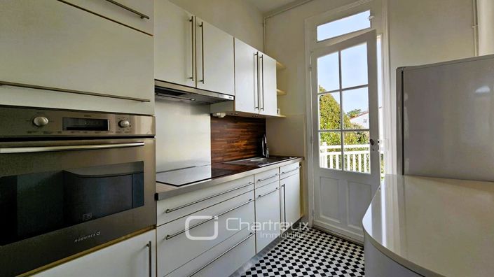 Image No.5-2 Bed House for sale