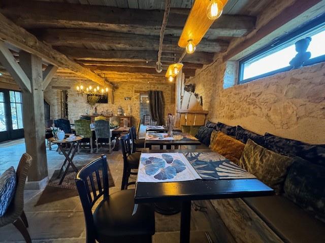 Image No.10-8 Bed House for sale