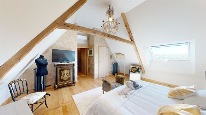 Image No.16-8 Bed House for sale