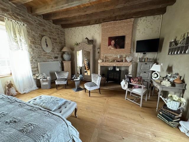 Image No.20-8 Bed House for sale